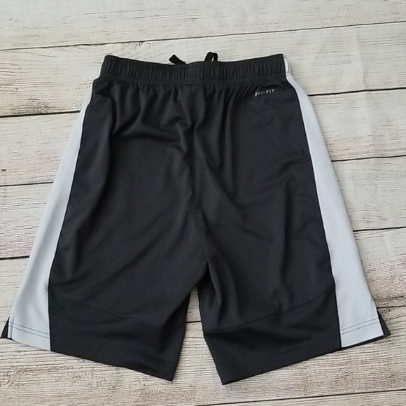 Nike Dri-Fit Boys Athletic Shorts - Picture 2 of 8